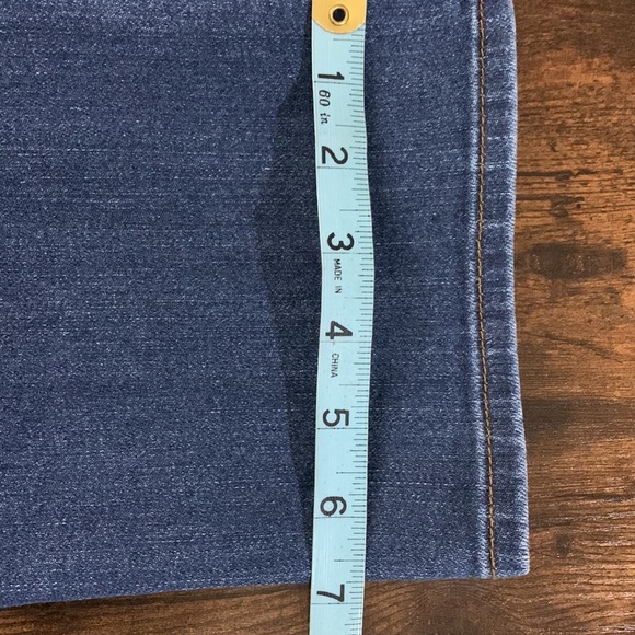 KUT from the Kloth Women’s Sz 8 Button fly & zipper jeans Excellent condition - Picture 3 of 3